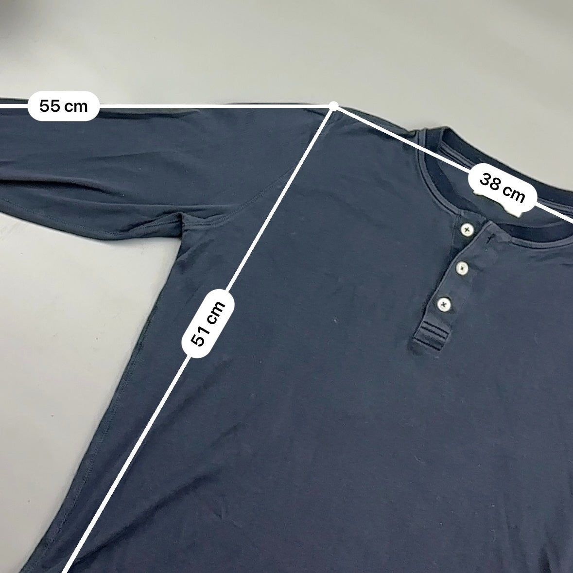 Blue Suitsupply Henley - Men L - Very Good - Revaleur