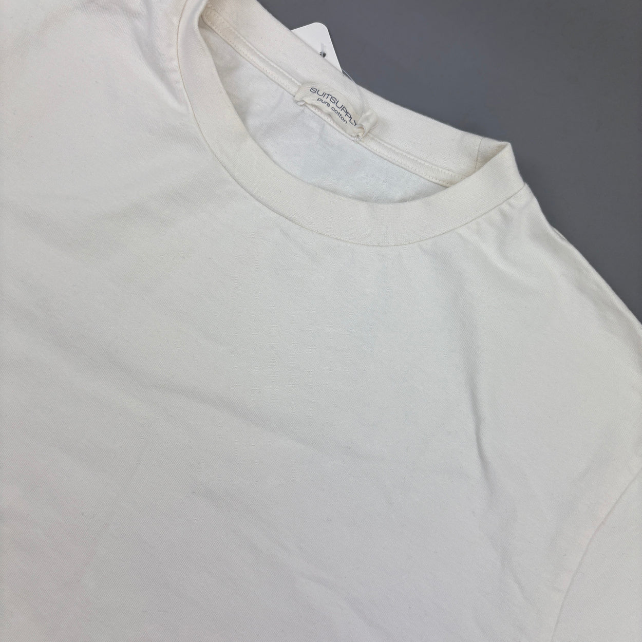 White Suitsupply T-shirt - Men L - Very Good