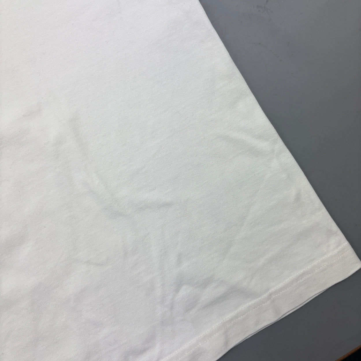 White Suitsupply T-shirt - Men L - Very Good