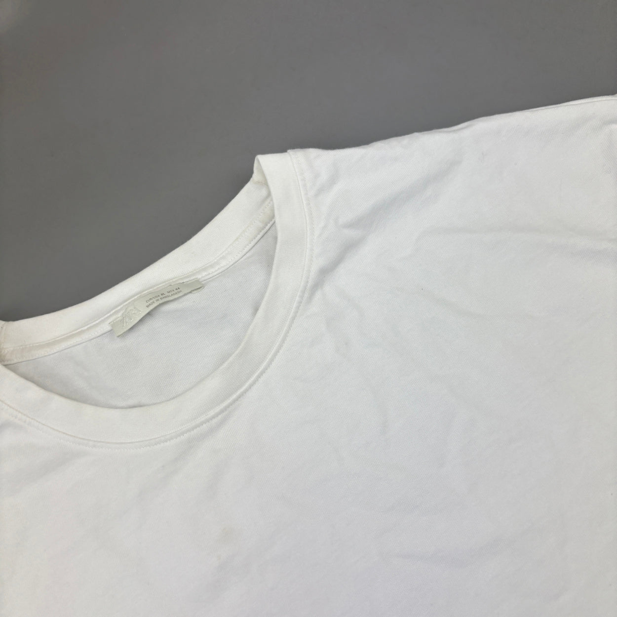 White Zara T-shirt - Men XL - Very Good