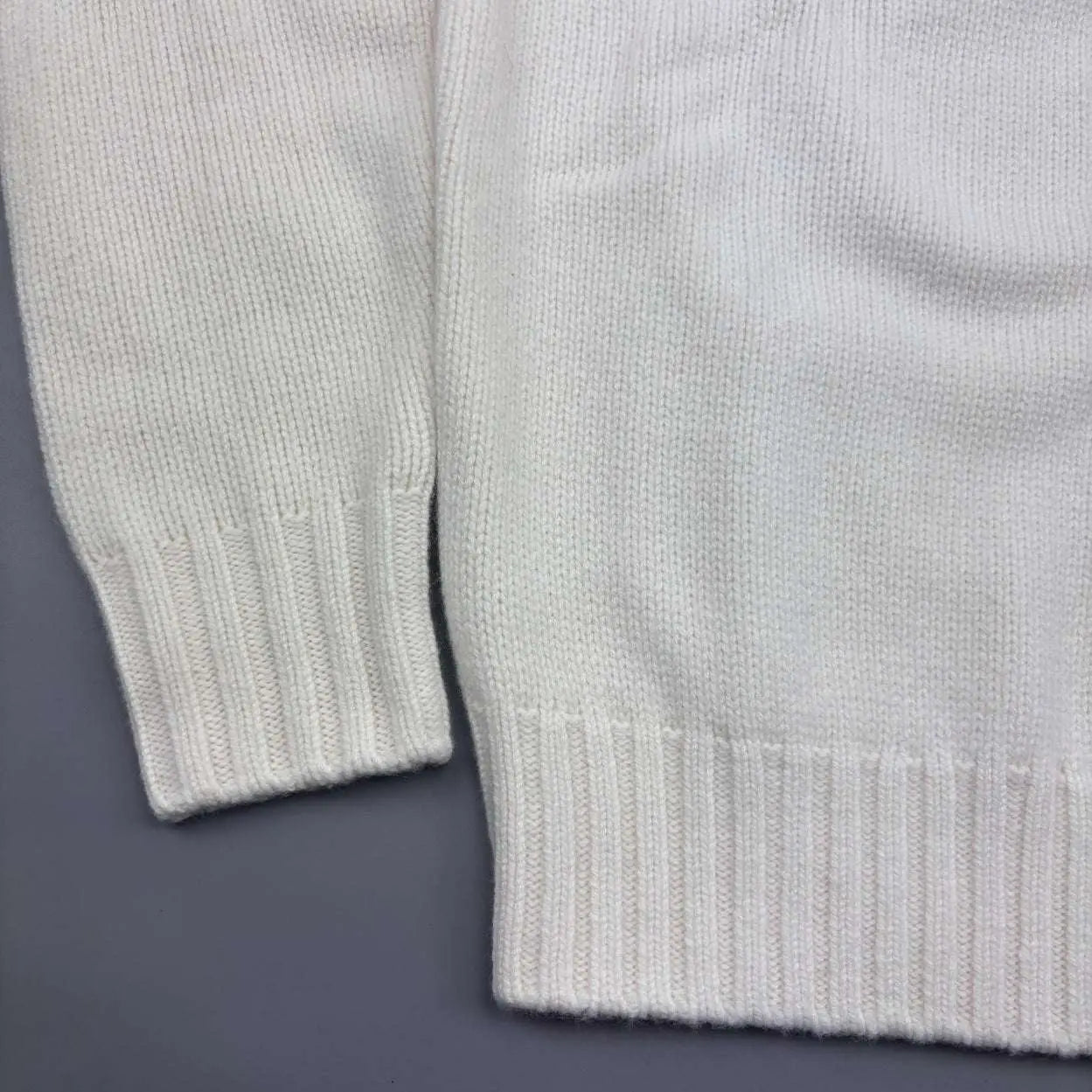 Beige Suitsupply Knitted Sweater - L - New With Tags - Revaleur