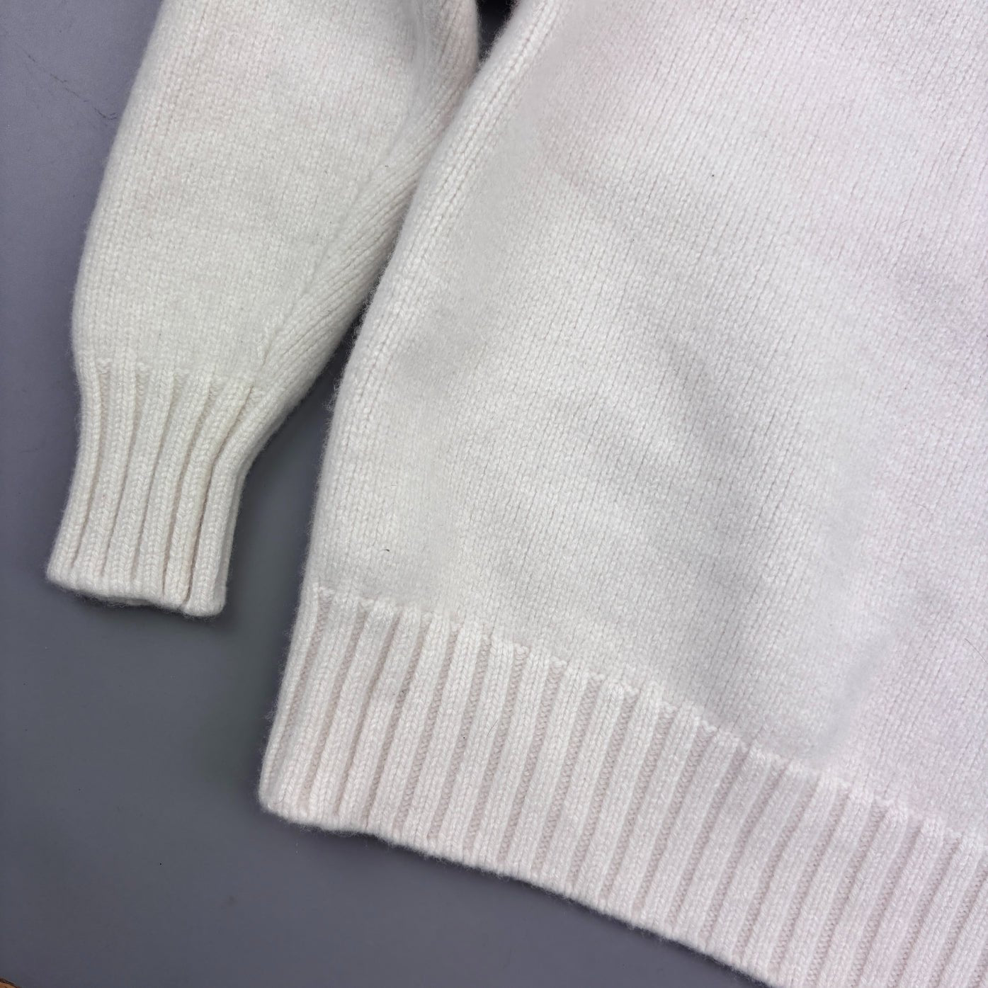 Beige Suitsupply Knitted Sweater - Men S - Very Good - Revaleur