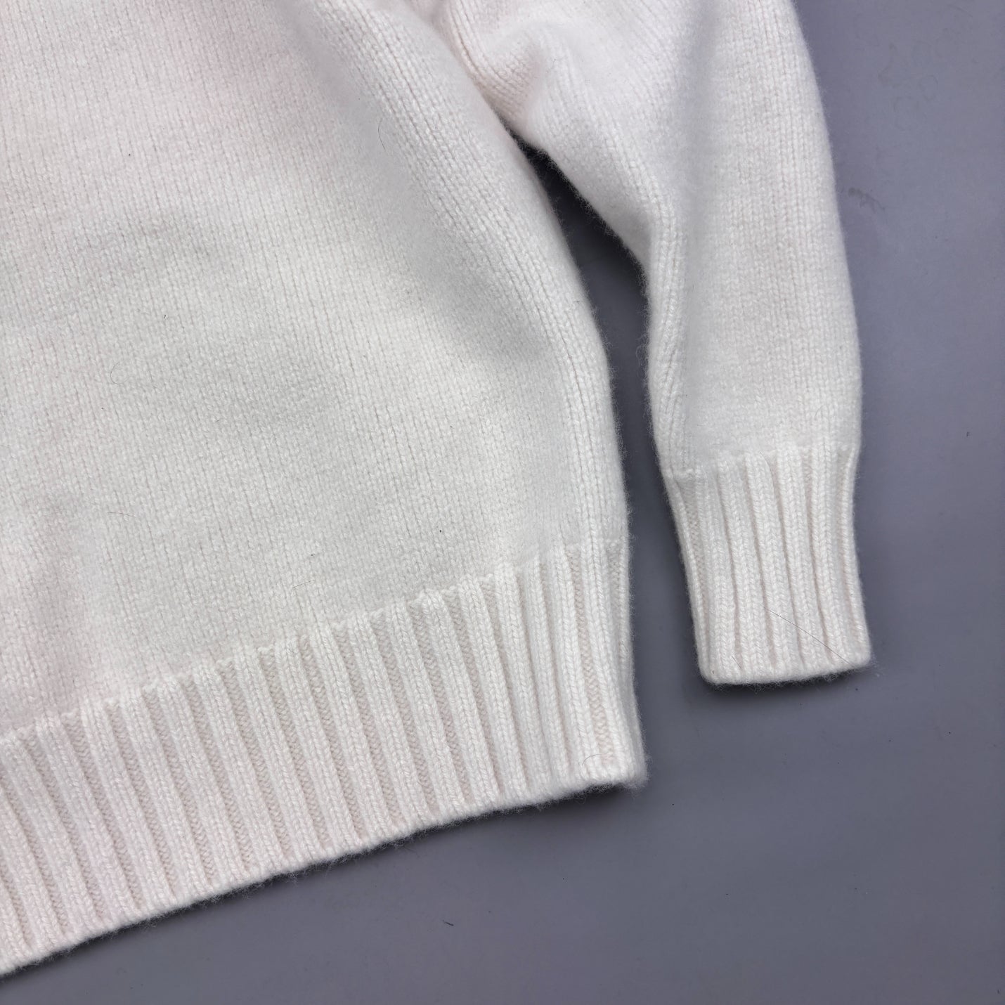 Beige Suitsupply Knitted Sweater - Men S - Very Good - Revaleur