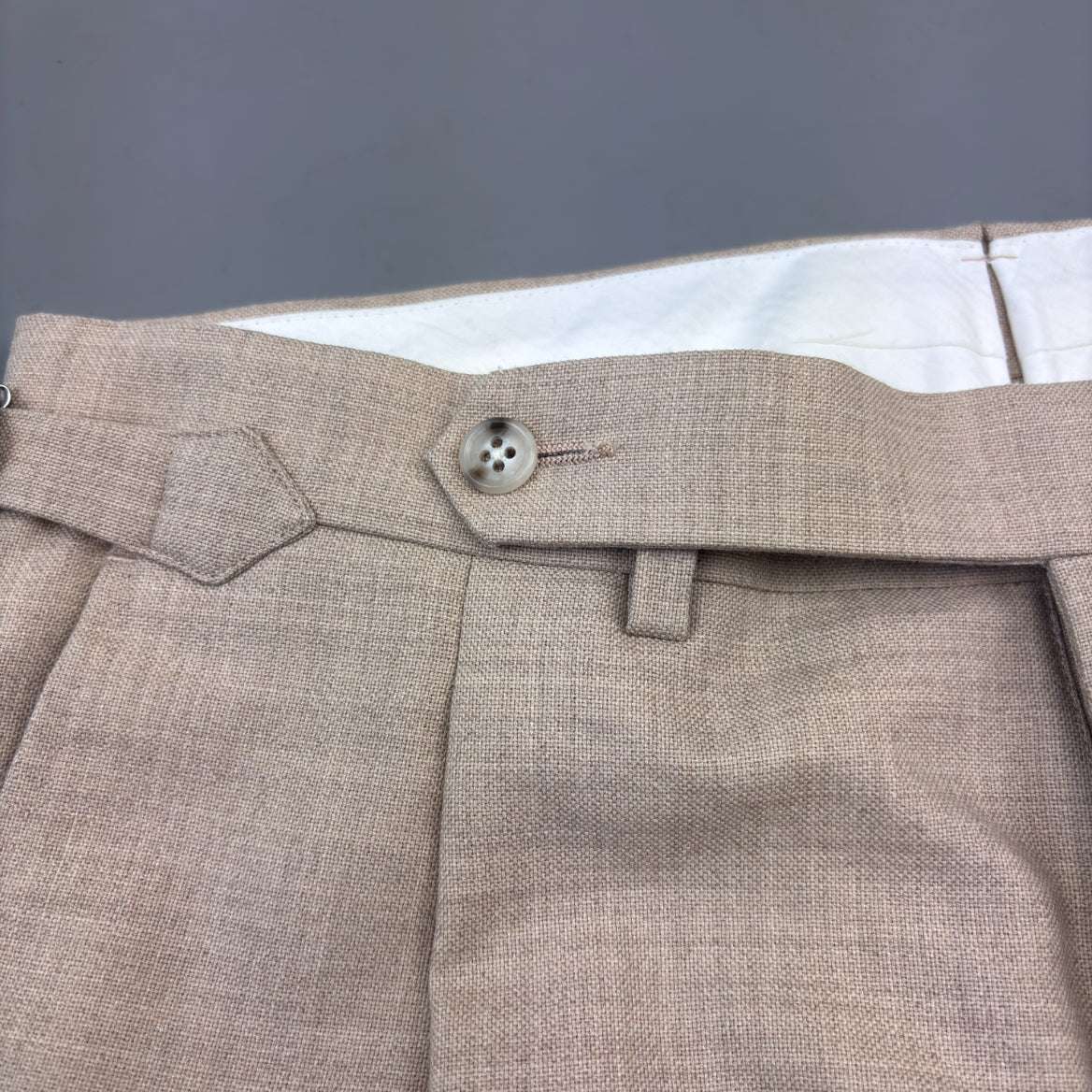 Beige Suitsupply Trousers - Men W32 - New - Revaleur