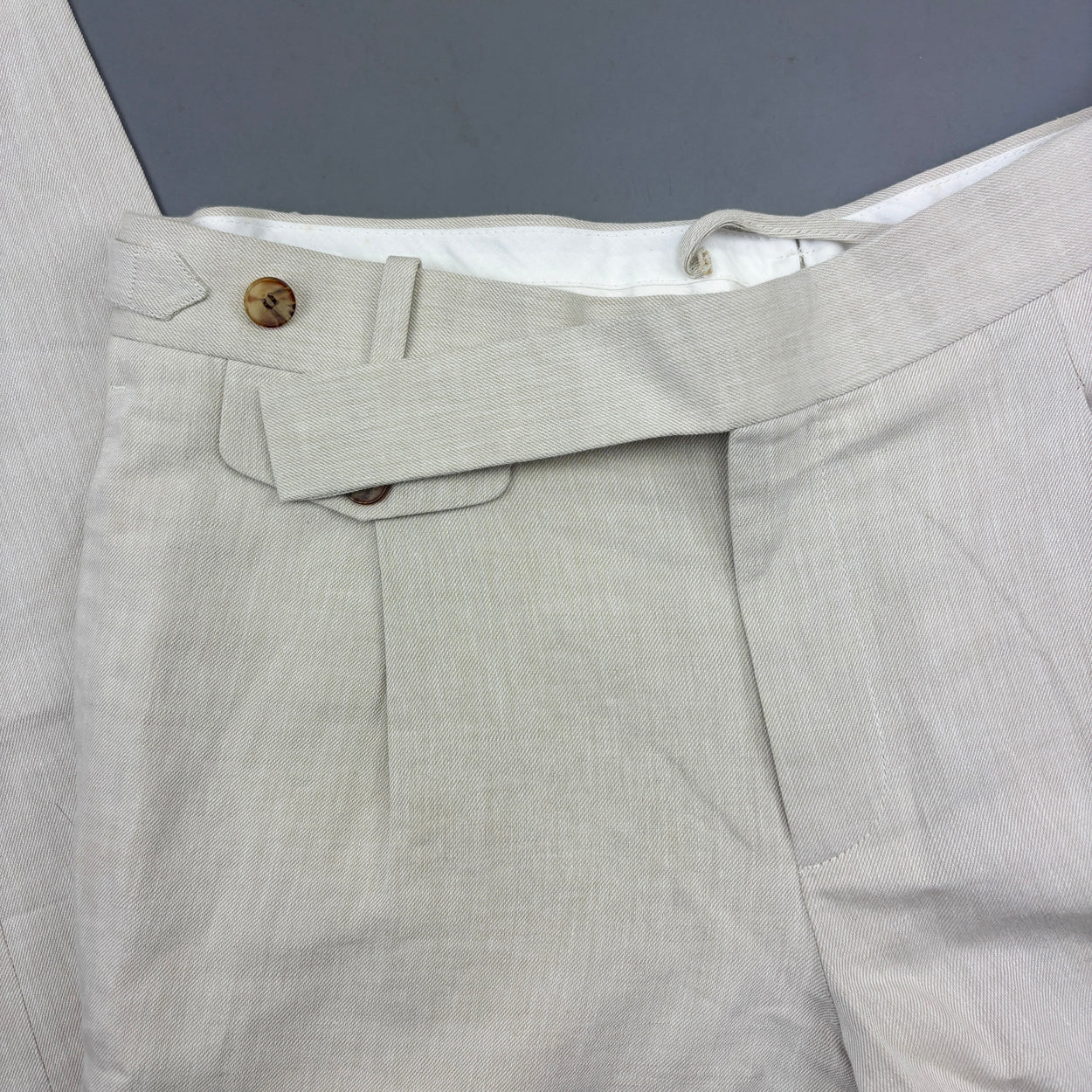 Beige Suitsupply Trousers - Men W32 - Very Good - Revaleur