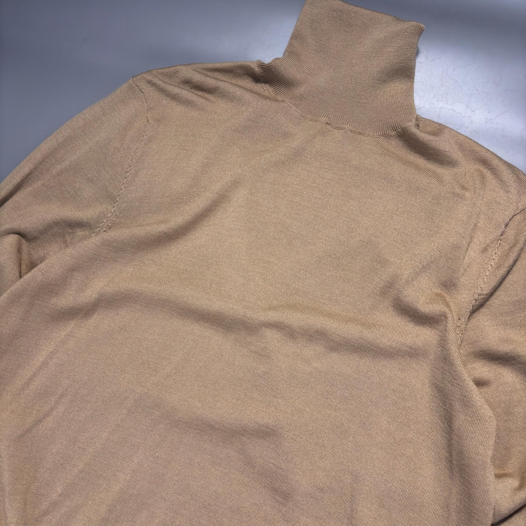 Beige Suitsupply Turtleneck Men - L - Excellent Condition - Revaleur
