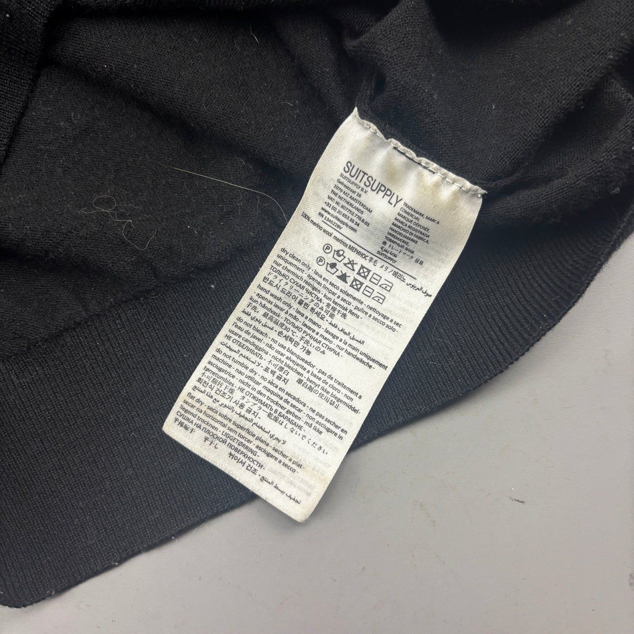 Black Suitsupply Jumper - Men M - Very Good - Revaleur