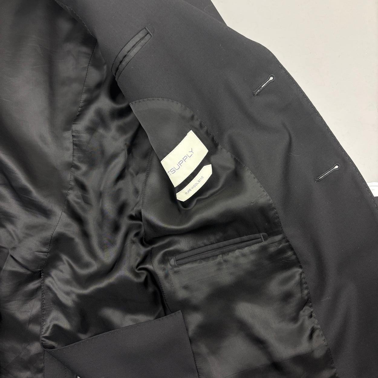 Black Suitsupply Suit - Men Blazer 52 - Very Good - Revaleur