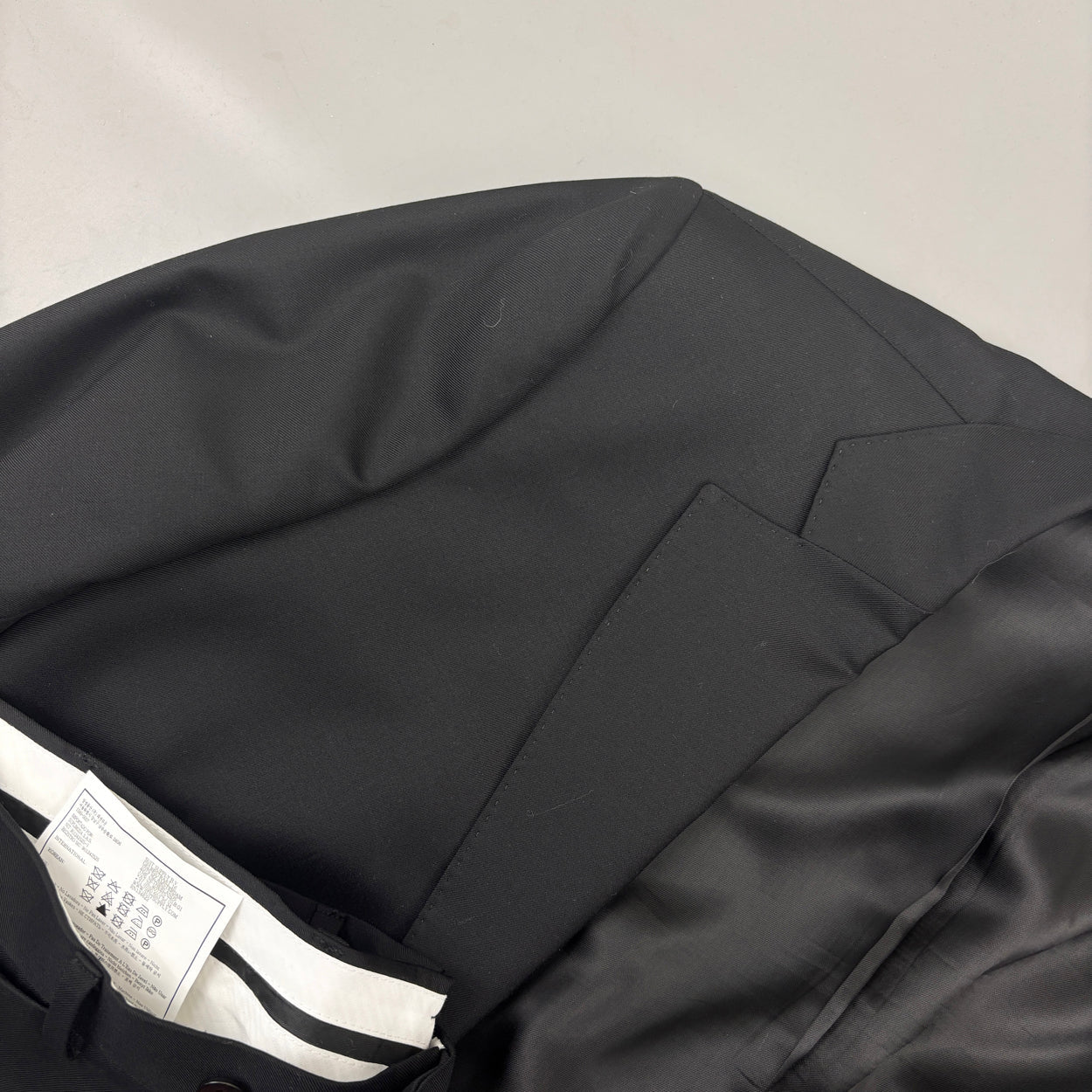 Black Suitsupply Suit - Men Blazer 52 - Very Good - Revaleur