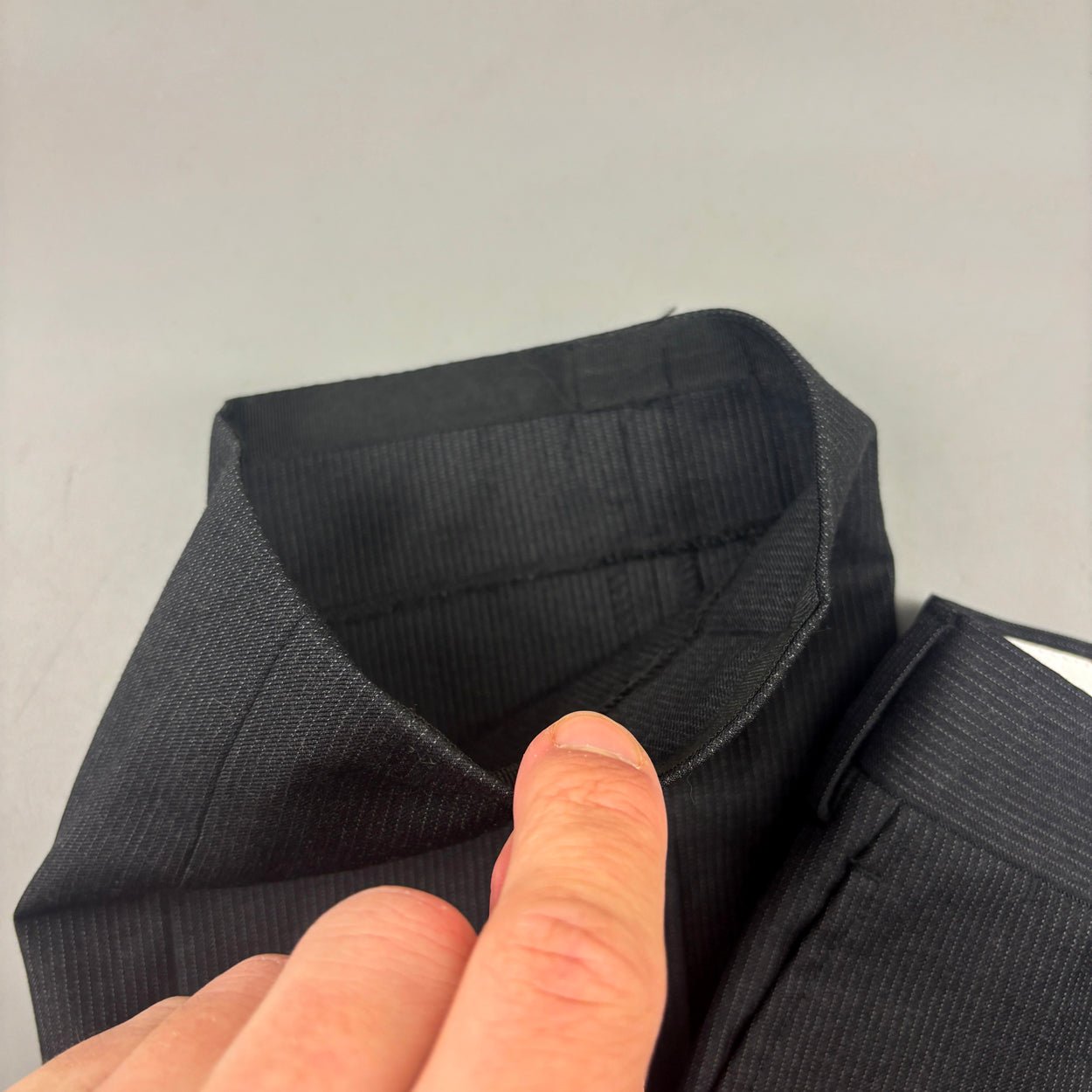 Black/Grey Suitsupply Suit - Men Blazer 46 - Very Good - Revaleur