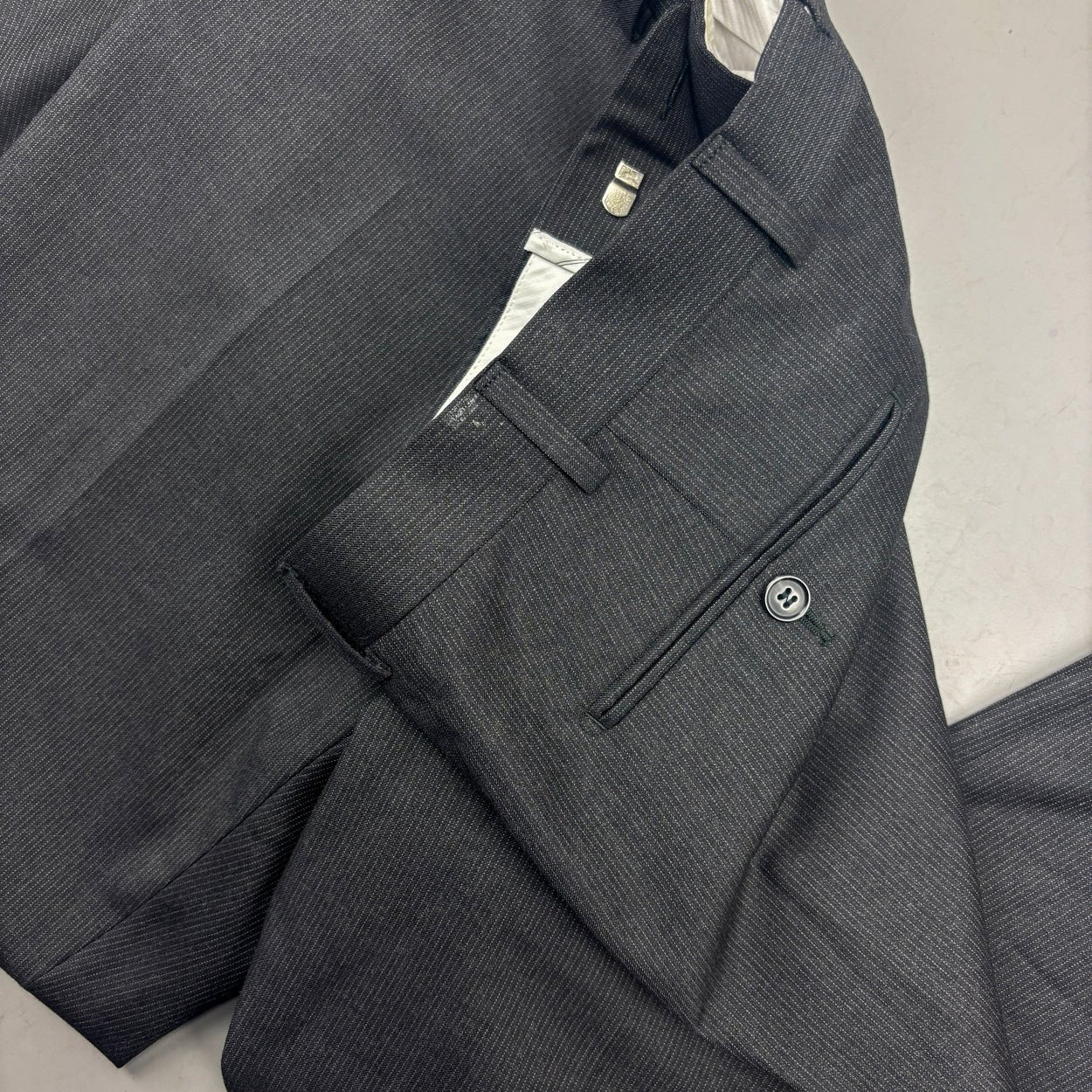Black/Grey Suitsupply Suit - Men Blazer 46 - Very Good - Revaleur