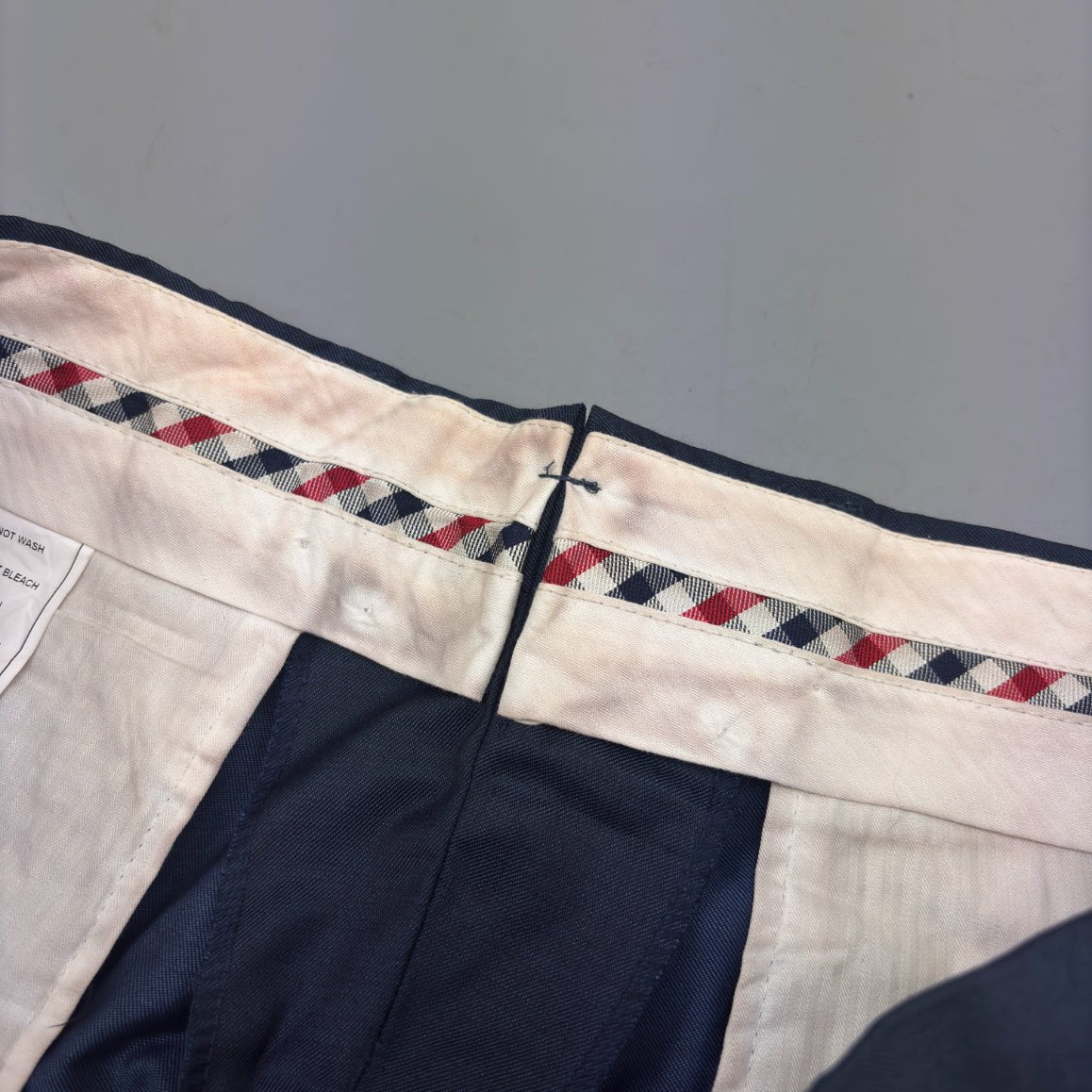 Blue Suitsupply Suit - Men L - Very Good - Revaleur