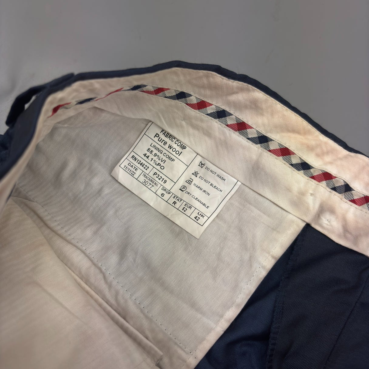 Blue Suitsupply Suit - Men L - Very Good - Revaleur