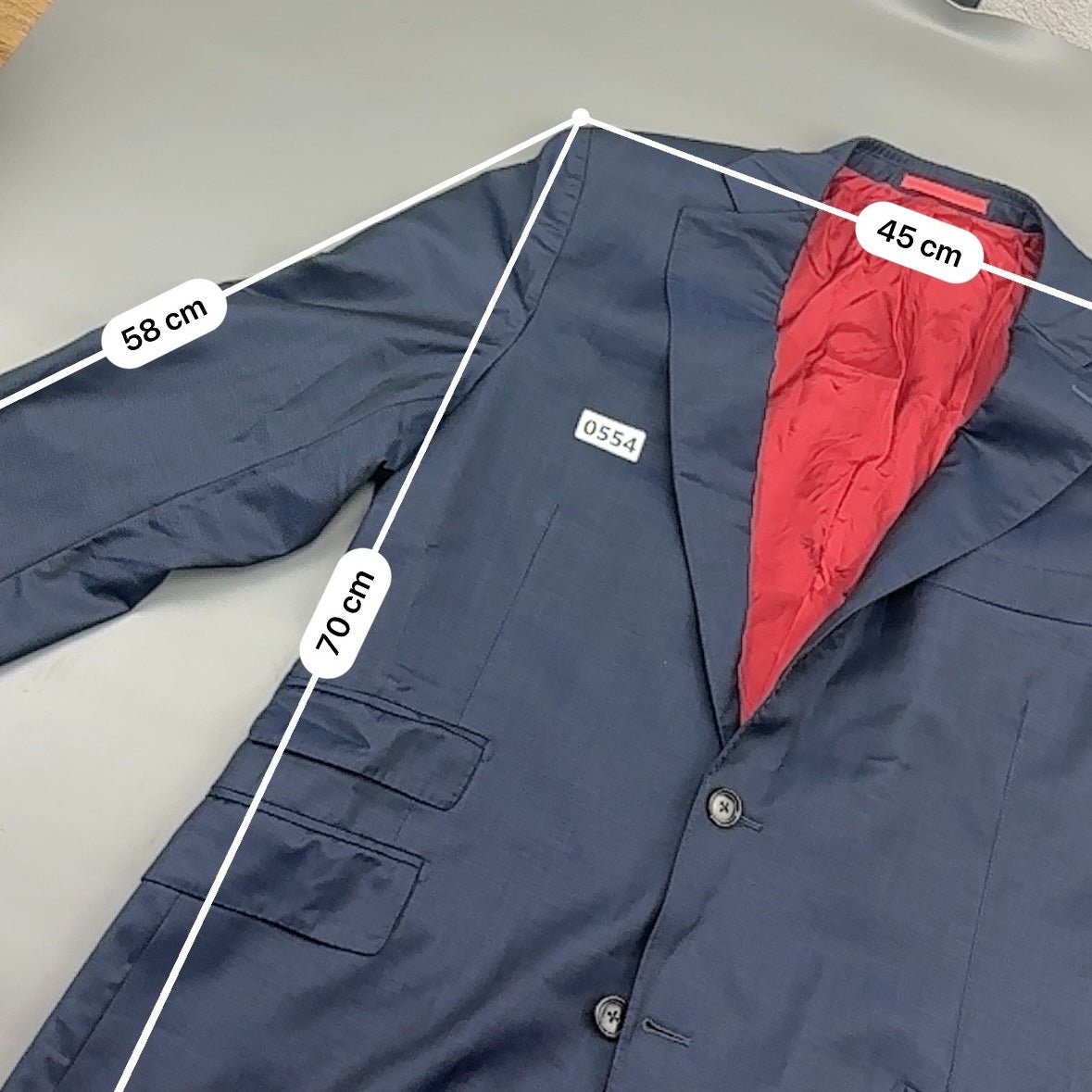 Blue Suitsupply Suit - Men L - Very Good - Revaleur