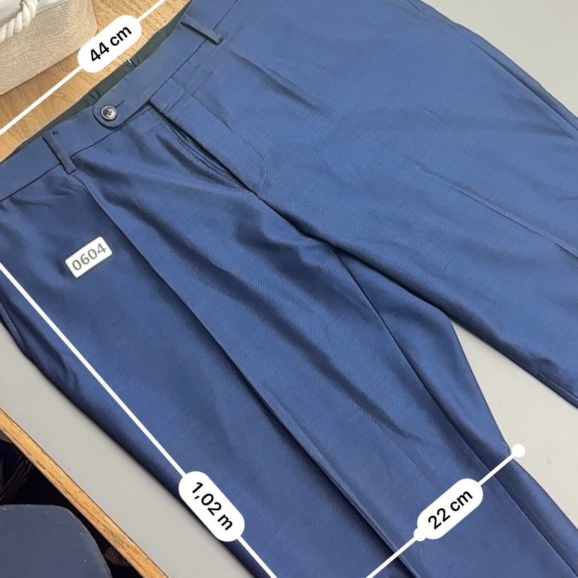 Blue Suitsupply Suit Pants - Men W36 - Very Good - Revaleur