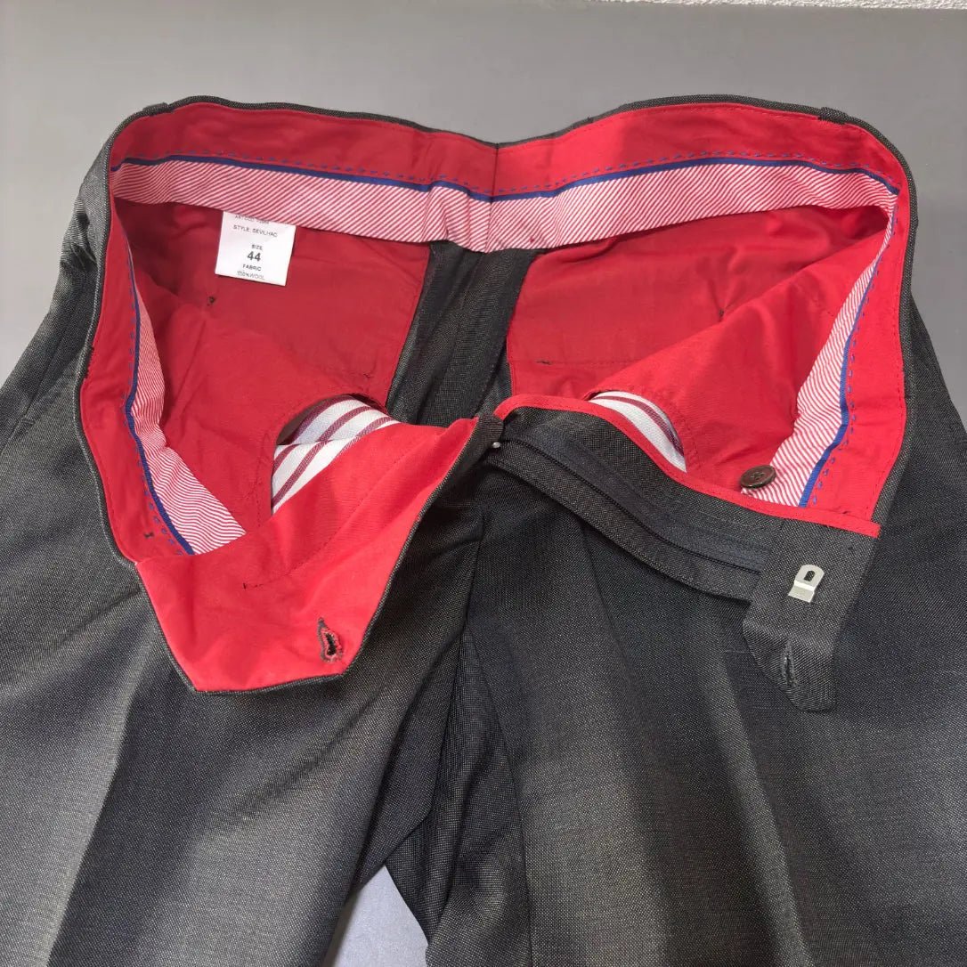 Grey Suitsupply Suit - S - New, Never Worn - Revaleur