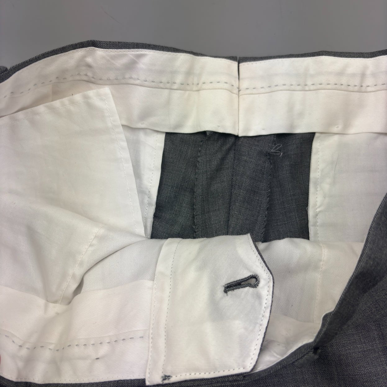 Grey Suitsupply Trousers - Men L - Very Good - Revaleur