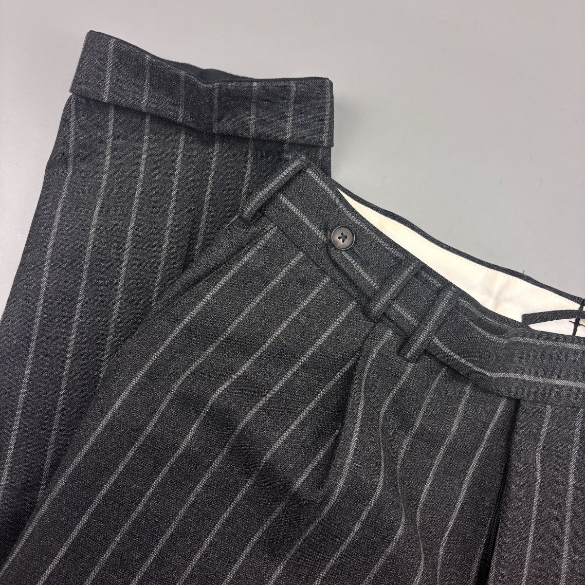 Grey Suitsupply Trousers - Men W32 - New - Revaleur