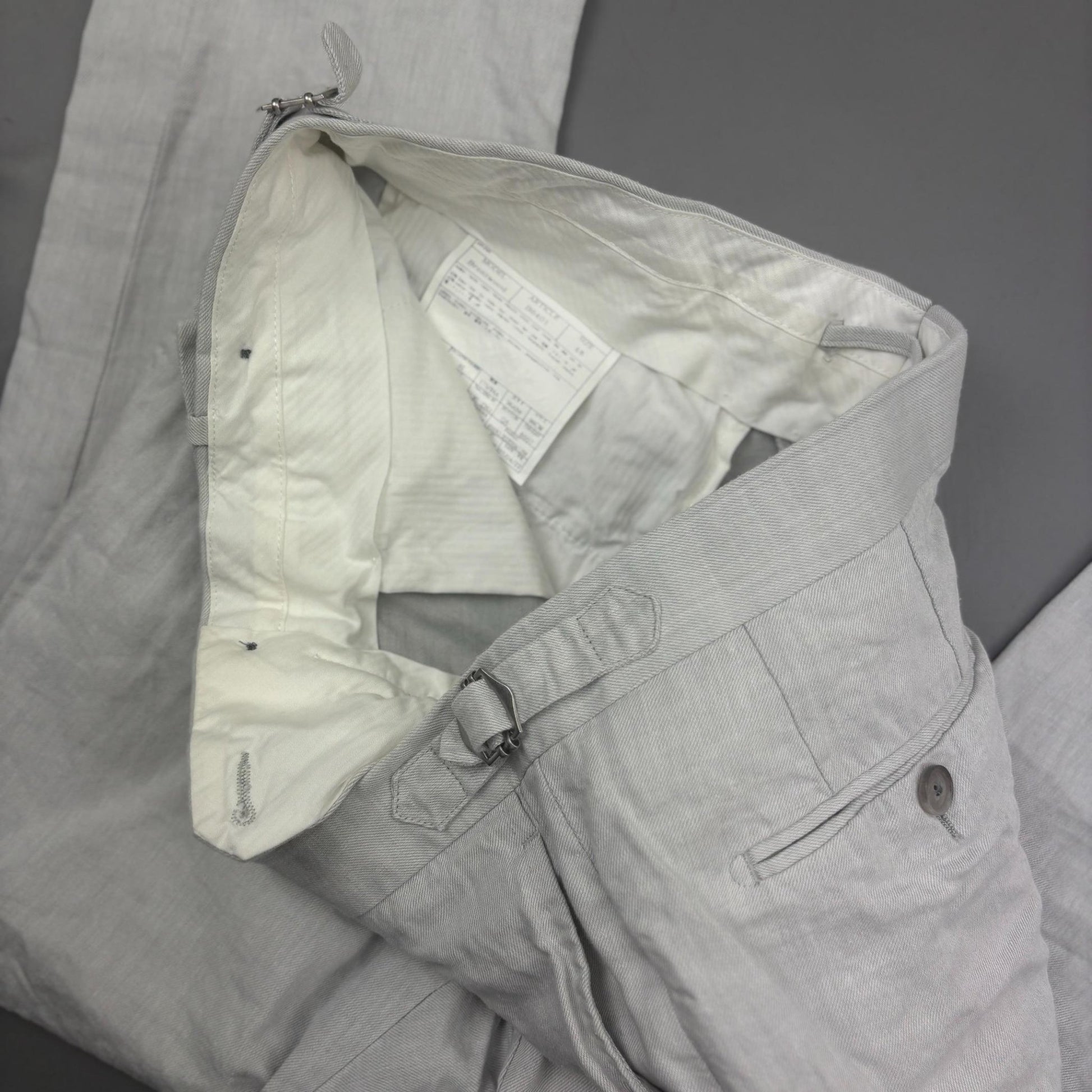 Grey Suitsupply Trousers - Men W32 - Very Good - Revaleur