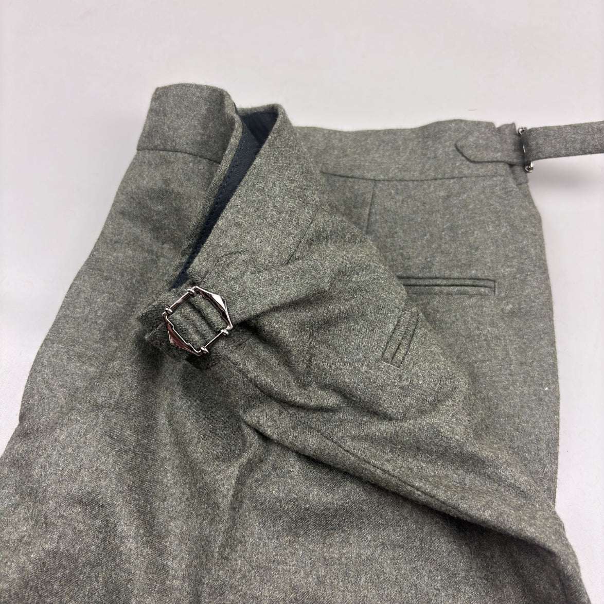 Grey Suitsupply Trousers - Men W38 - Very Good - Revaleur