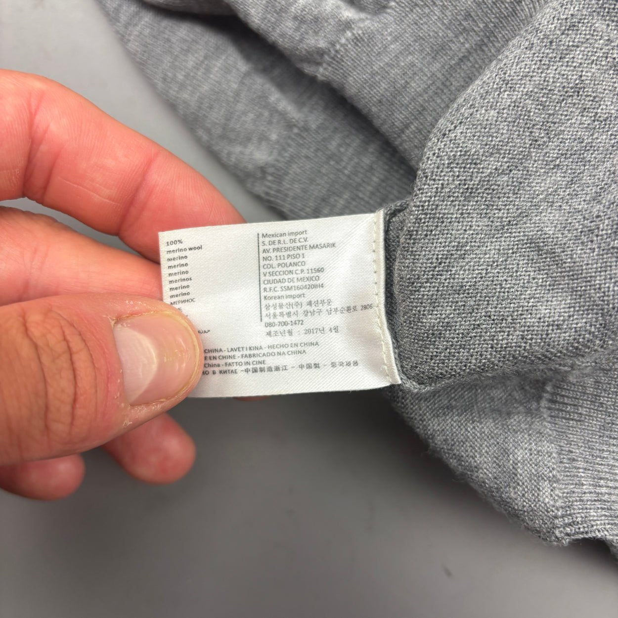 Grey Suitsupply V - neck Sweater - Men S - Very Good - Revaleur