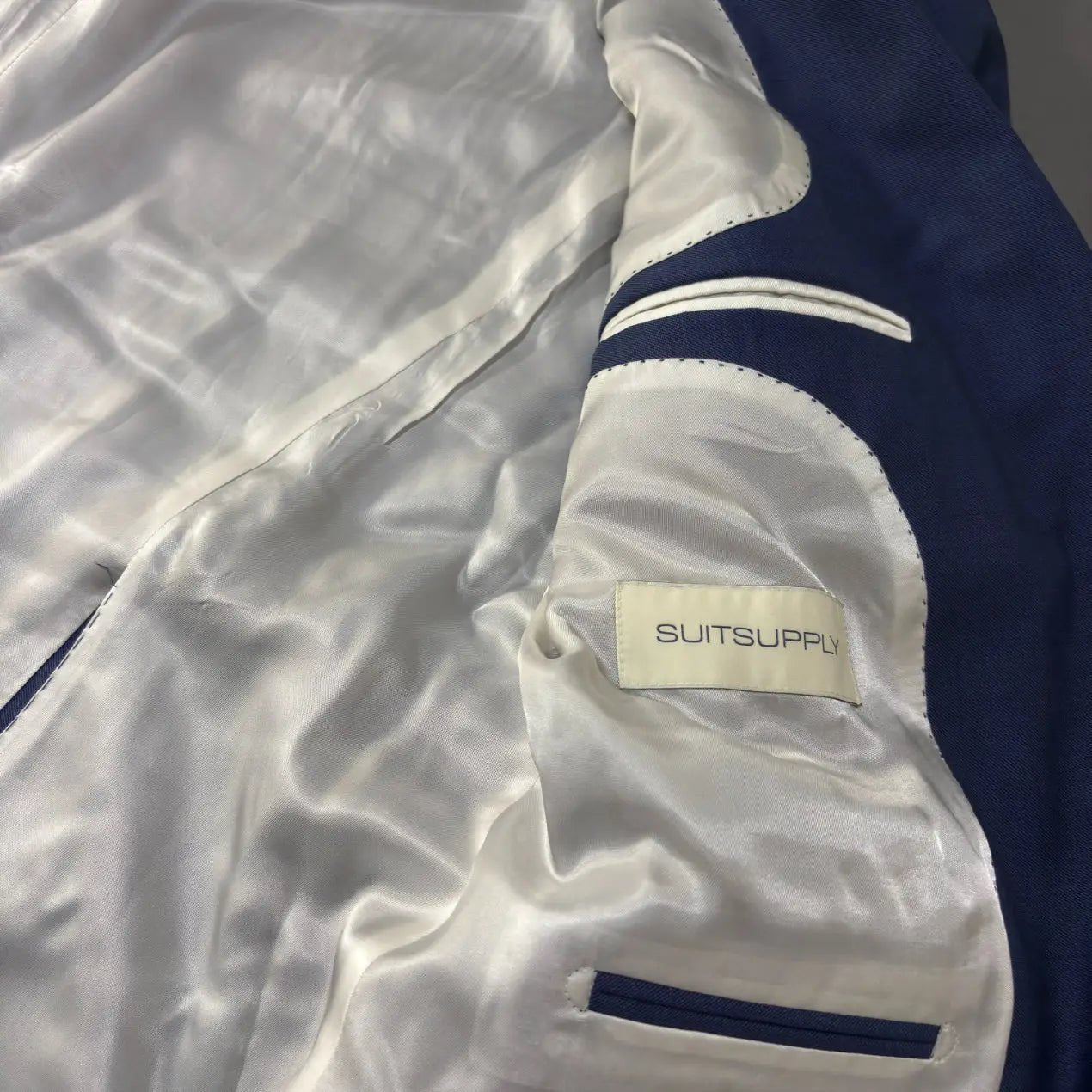 Navy Suit Suitsupply 100% Wool - 58 - Excellent Condition - Revaleur