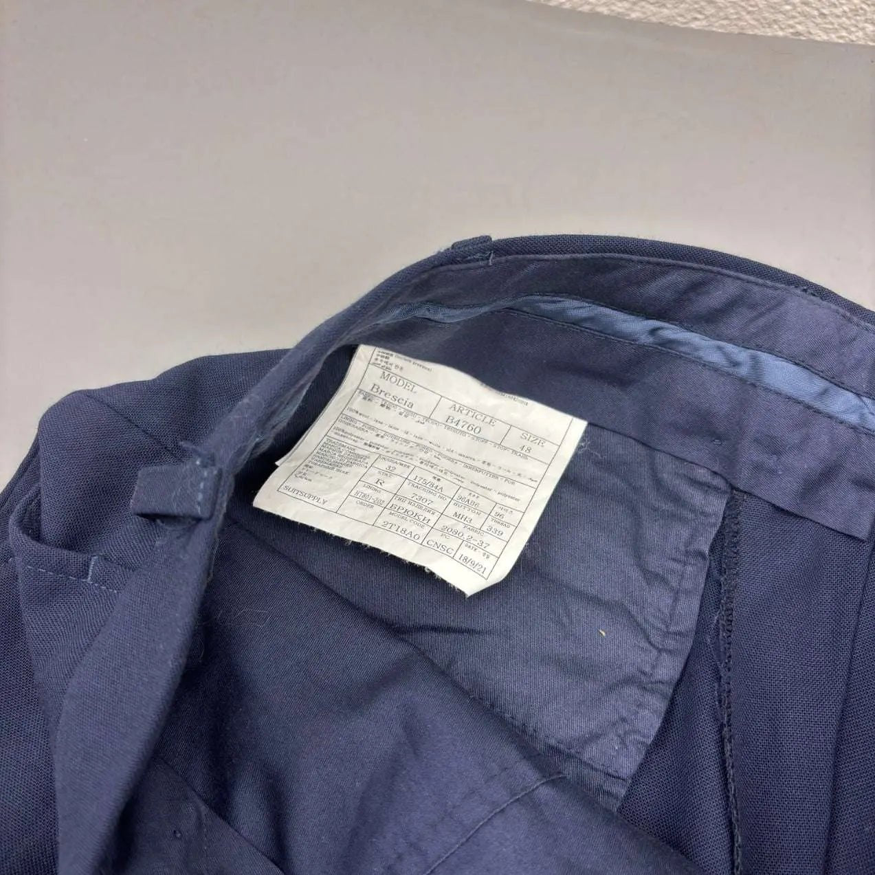 Navy Suitsupply Traveller Suit Pants - W32 - Excellent Condition - Revaleur