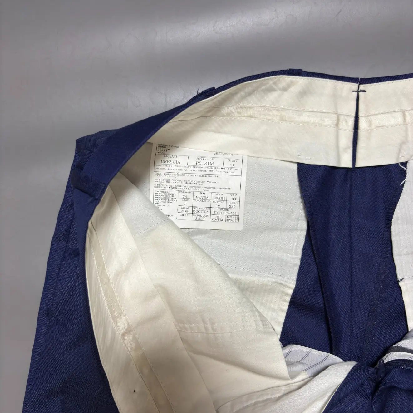 Navy Suitsupply Trousers – 44/S – New, Never Worn - Revaleur