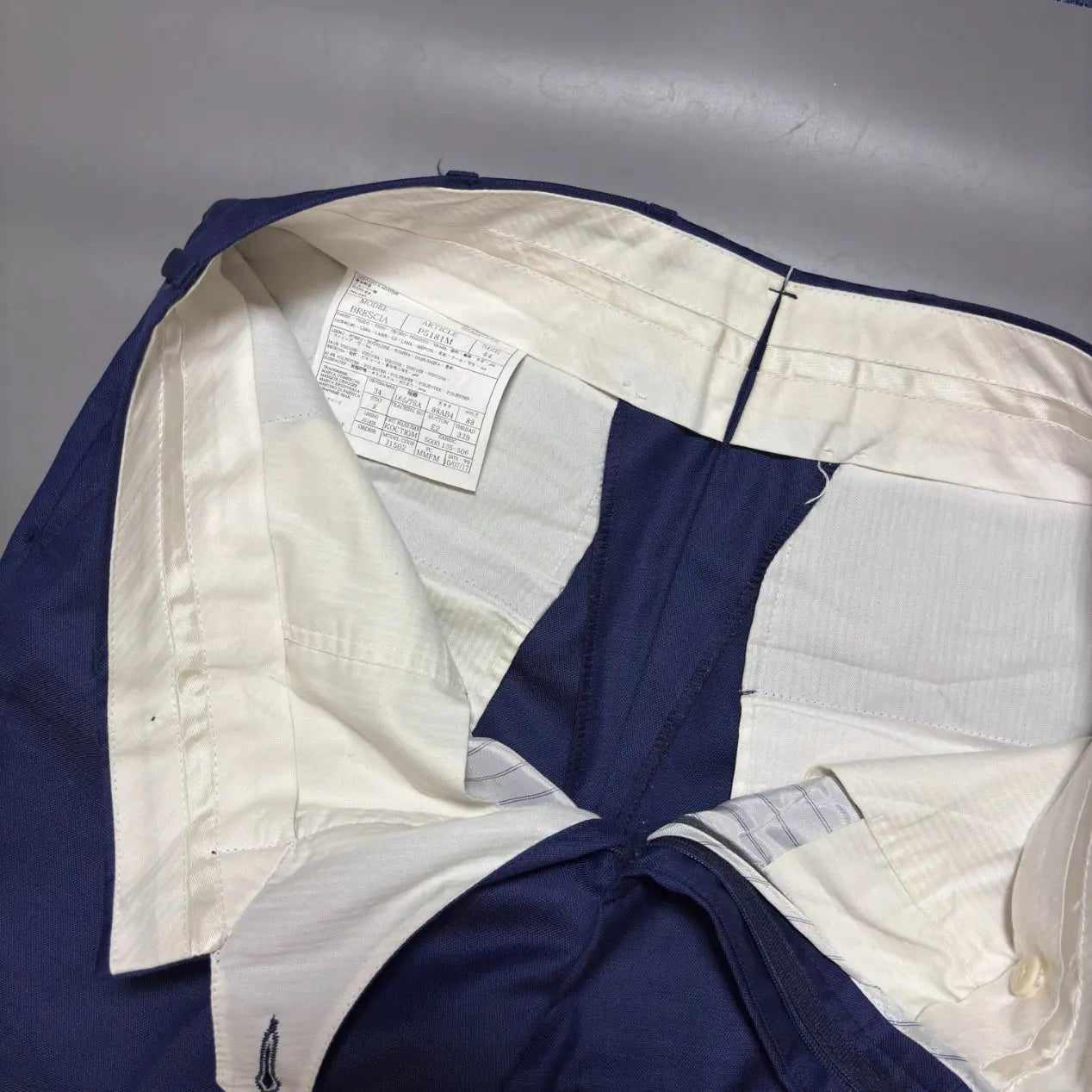 Navy Suitsupply Trousers – 44/S – New, Never Worn - Revaleur