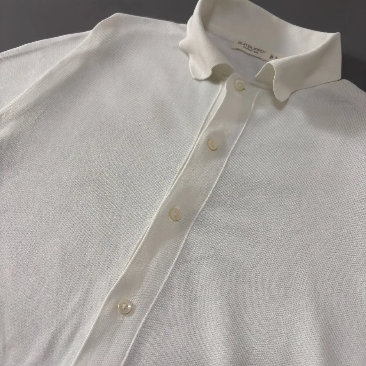 White Suitsupply Polo Shirt - S - Excellent Condition - Revaleur
