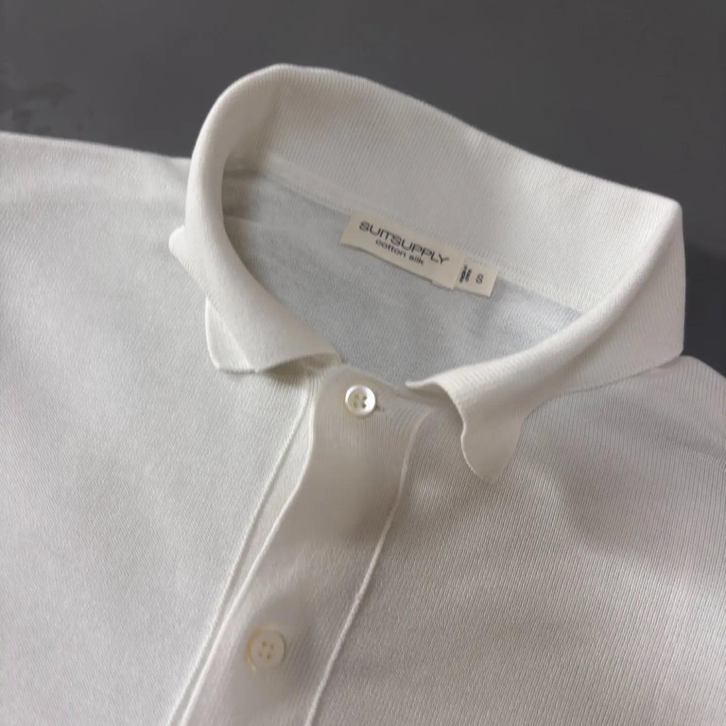 White Suitsupply Polo Shirt - S - Excellent Condition - Revaleur