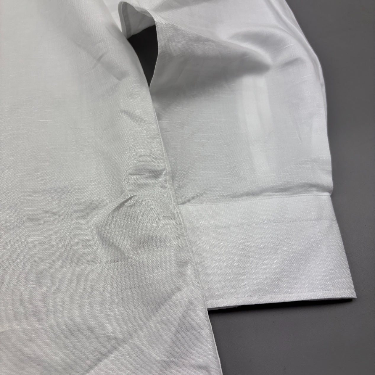 White Suitsupply Shirt - 44 - New With Tags - Revaleur