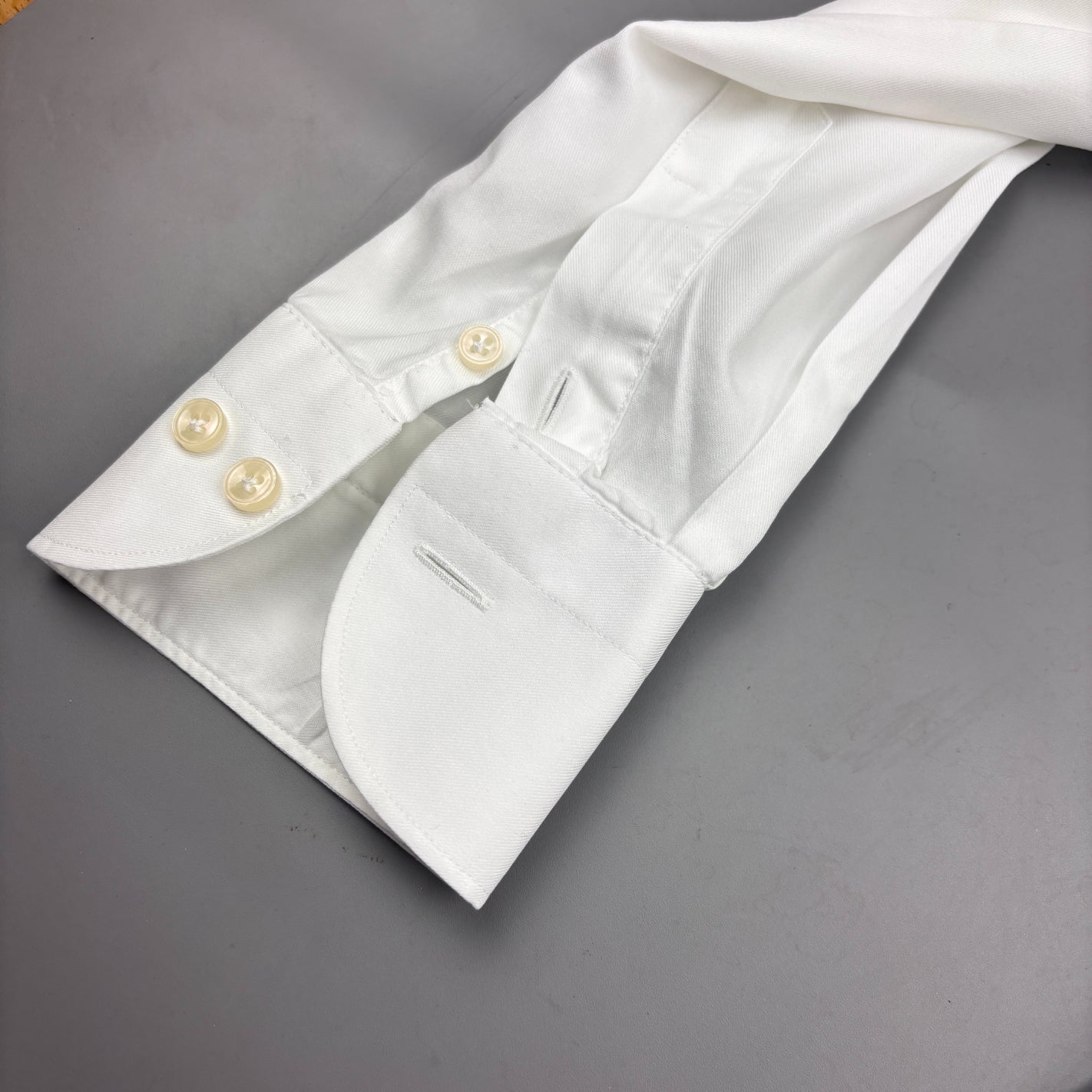 White Suitsupply Shirt - Men 37 - Very Good - Revaleur