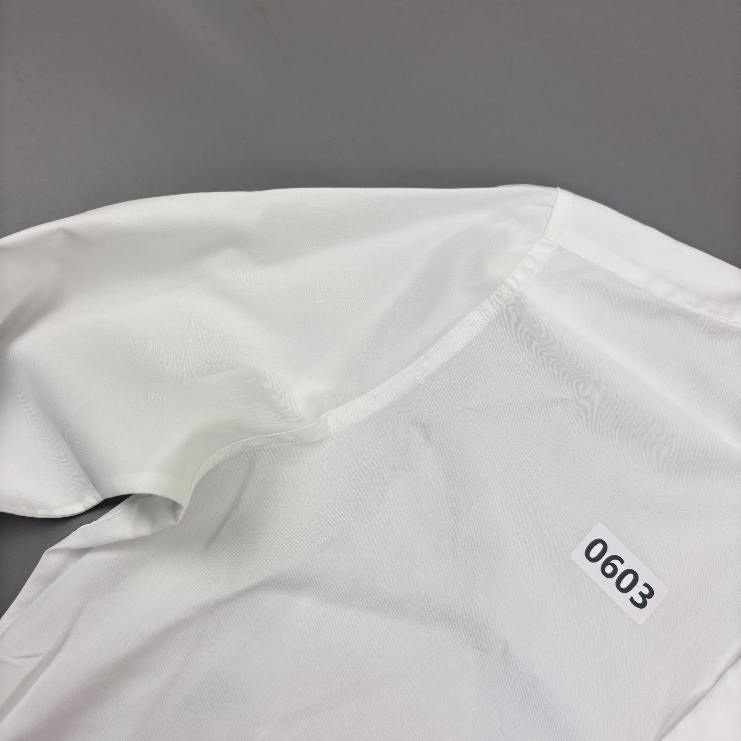 White Suitsupply Shirt - Men 37 - Very Good - Revaleur