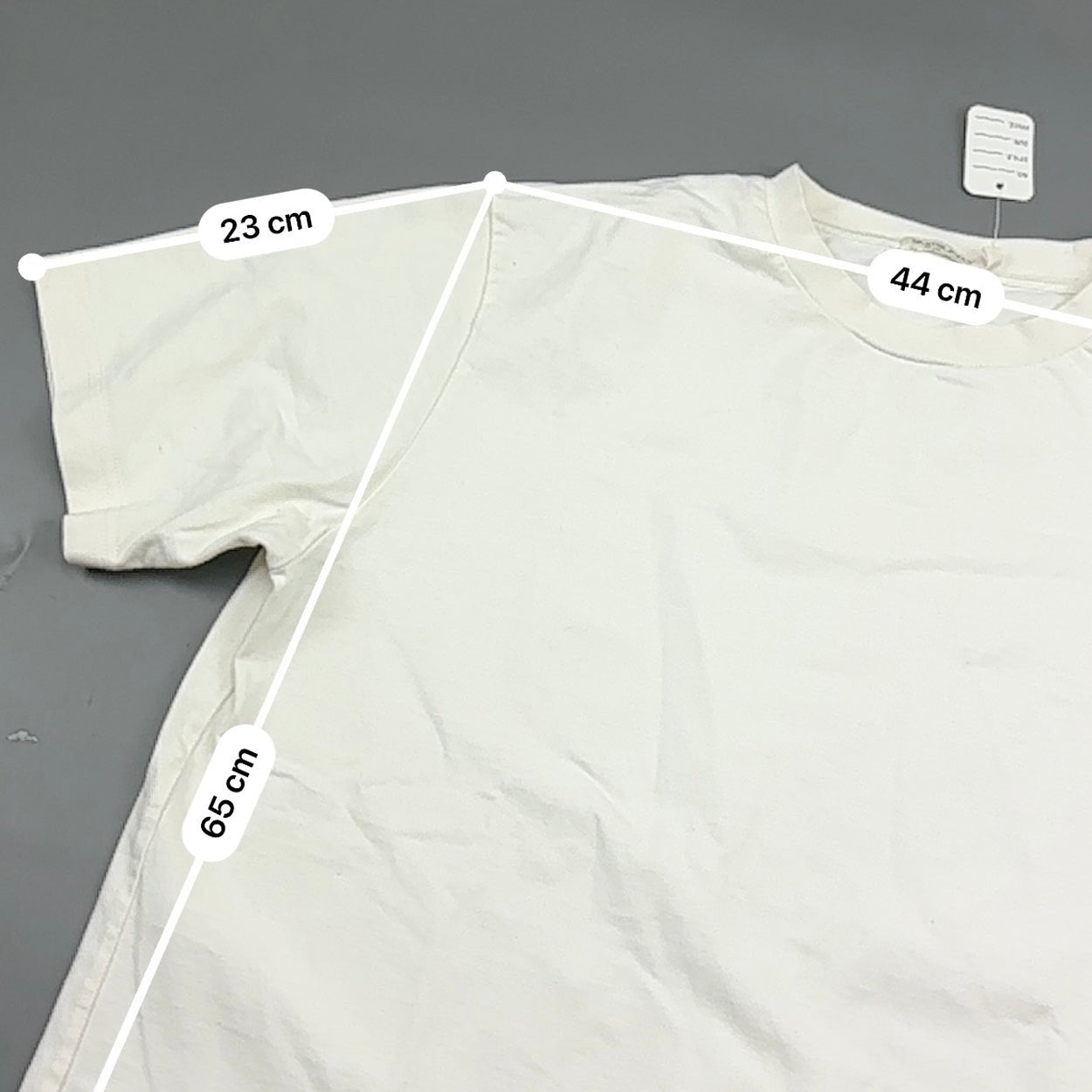 White Suitsupply T-shirt - Men L - Very Good - Revaleur