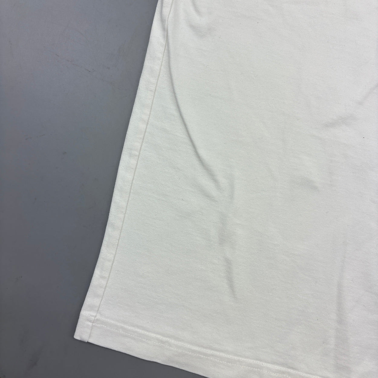 White Suitsupply T-shirt - Men L - Very Good - Revaleur