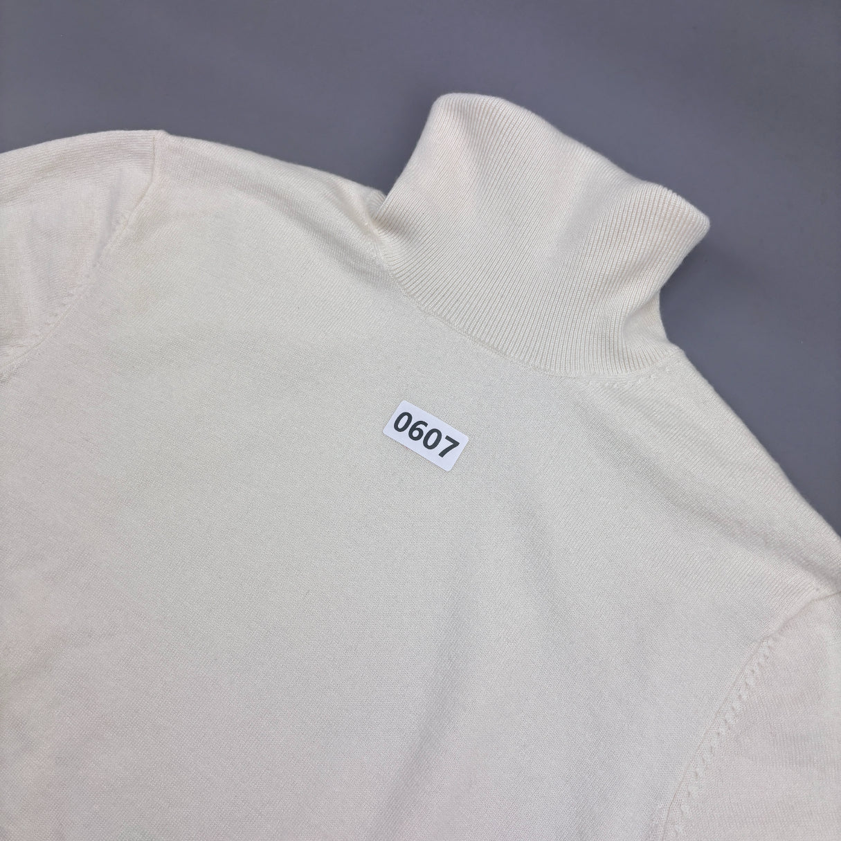 White Suitsupply Turtleneck - Men XL - New - Revaleur